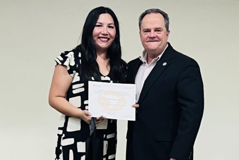 Instituto de Idiomas certifica a colaboradores UDLA en inglés y portugués